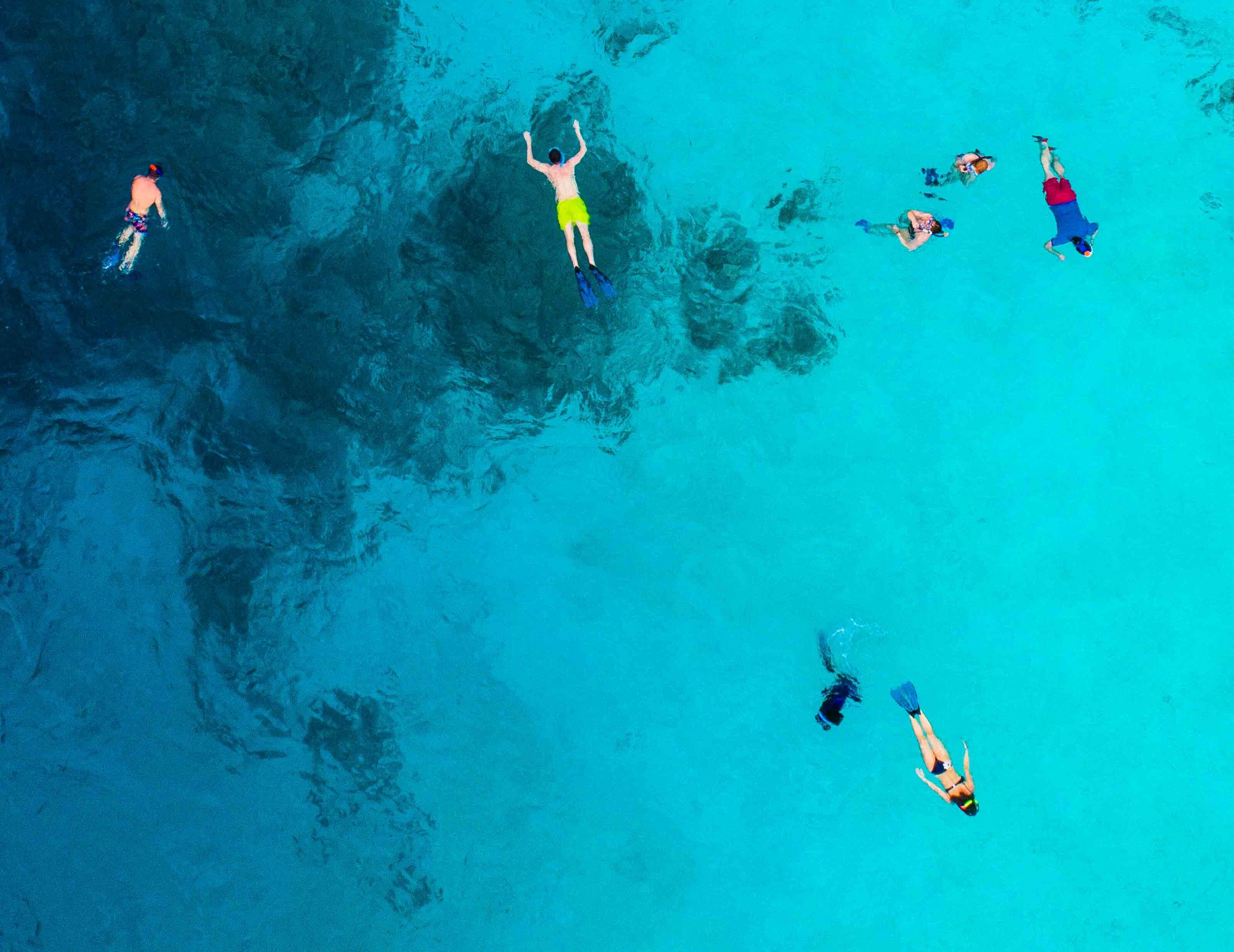 Maldives family diving