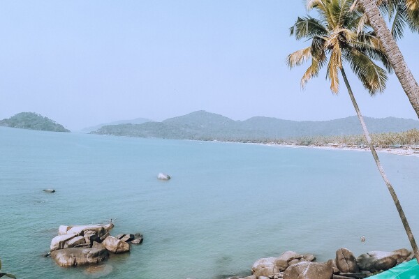 Karl: early morning train from Mumbai to Goa