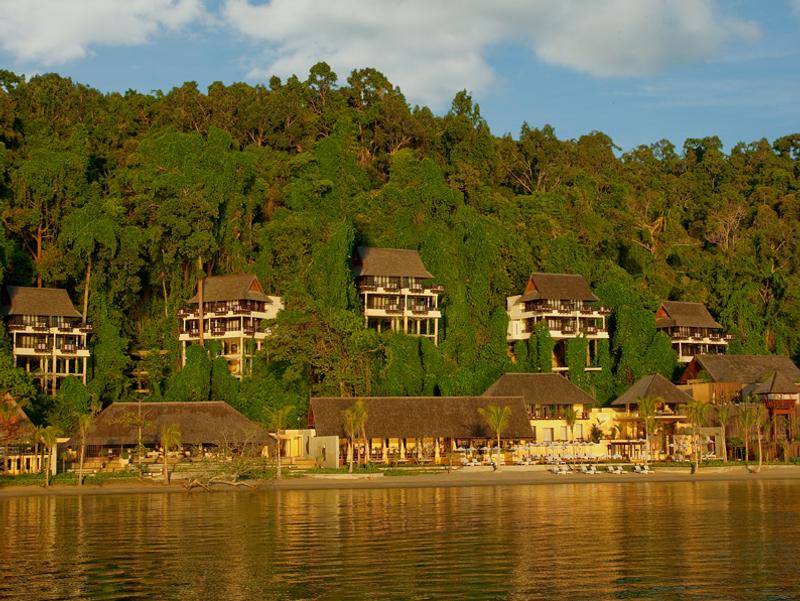 Villas on a view surrounded by jungle
