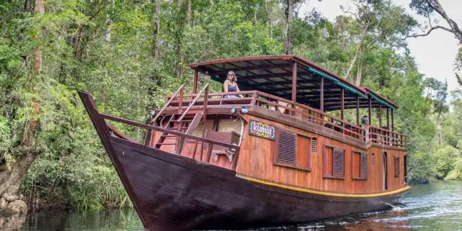 Wow Borneo boat, Kalimantan, Indonesia
