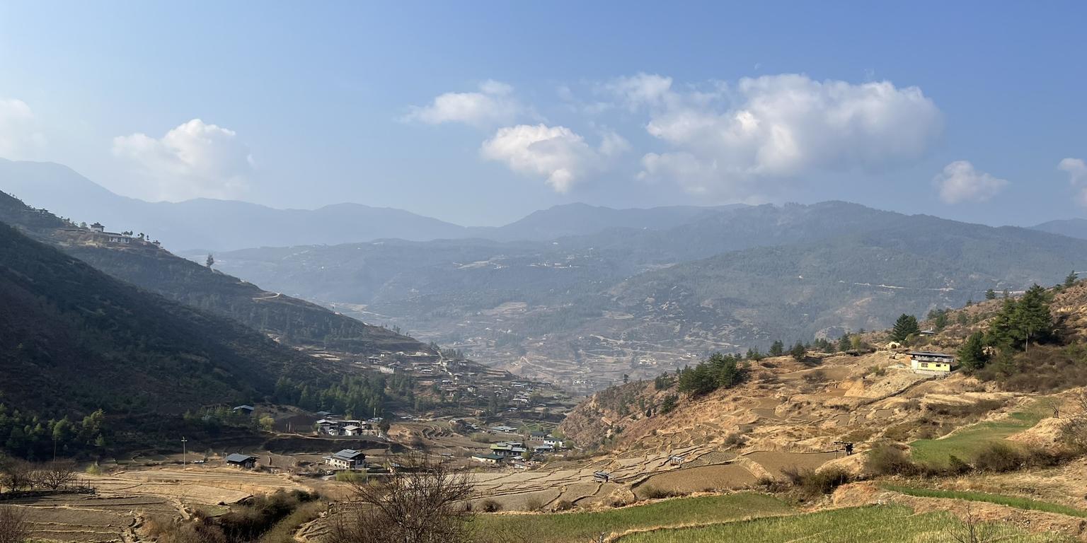 crossing the river at Gangtey