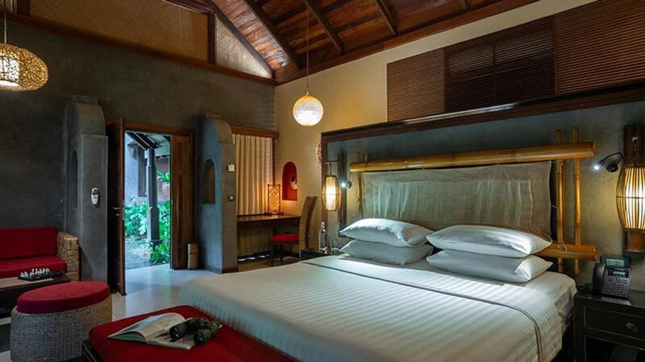 Riverfront lodge at Nam Kat Yorla Pa