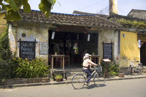 6. Down on the farm at Tra Que